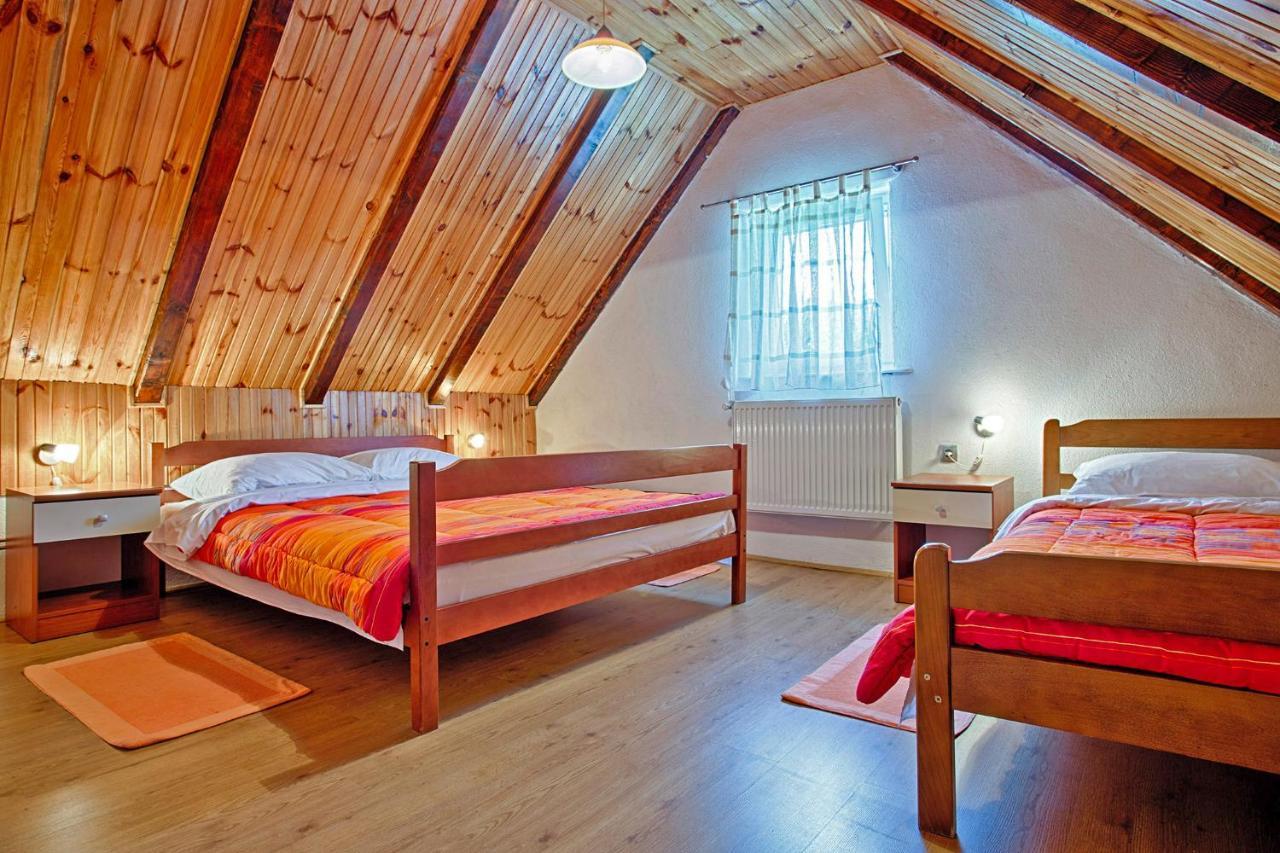 Andrea In Sertic Poljana - Haus Fuer 6 Personen Плитвицька Єзера Екстер'єр фото