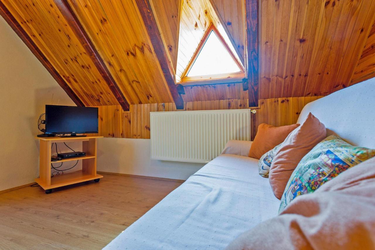 Andrea In Sertic Poljana - Haus Fuer 6 Personen Плитвицька Єзера Екстер'єр фото